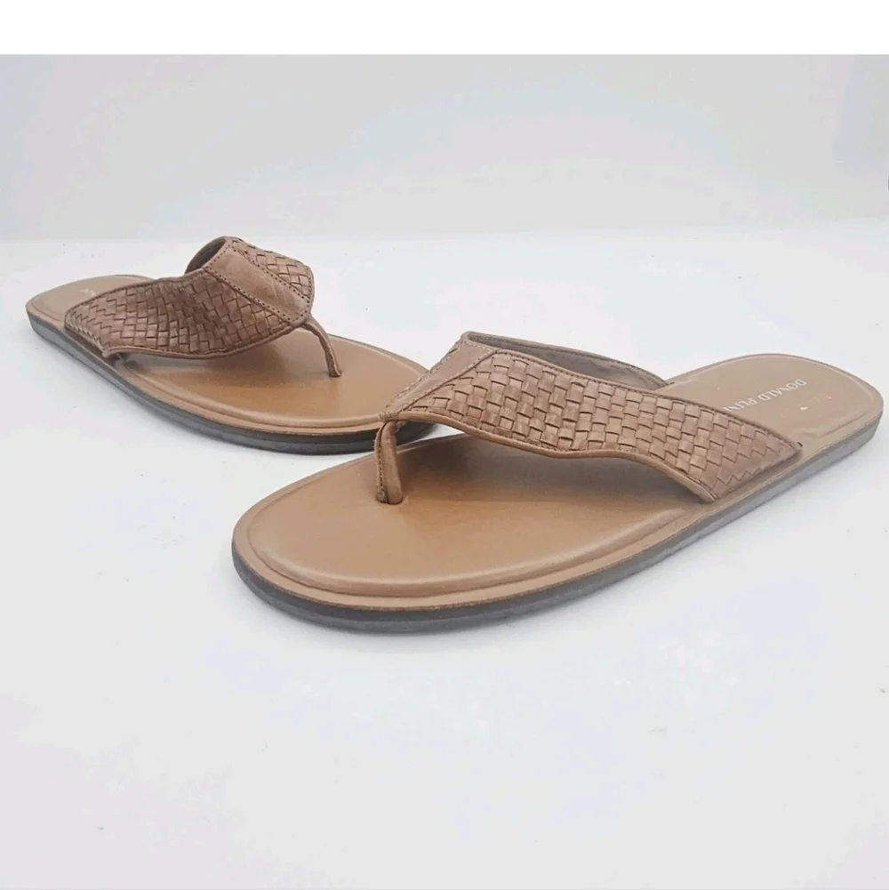 Donald J Pliner Palmer Calf Leather Flip-Flops Saddle/Cognac Size 12M NWOB